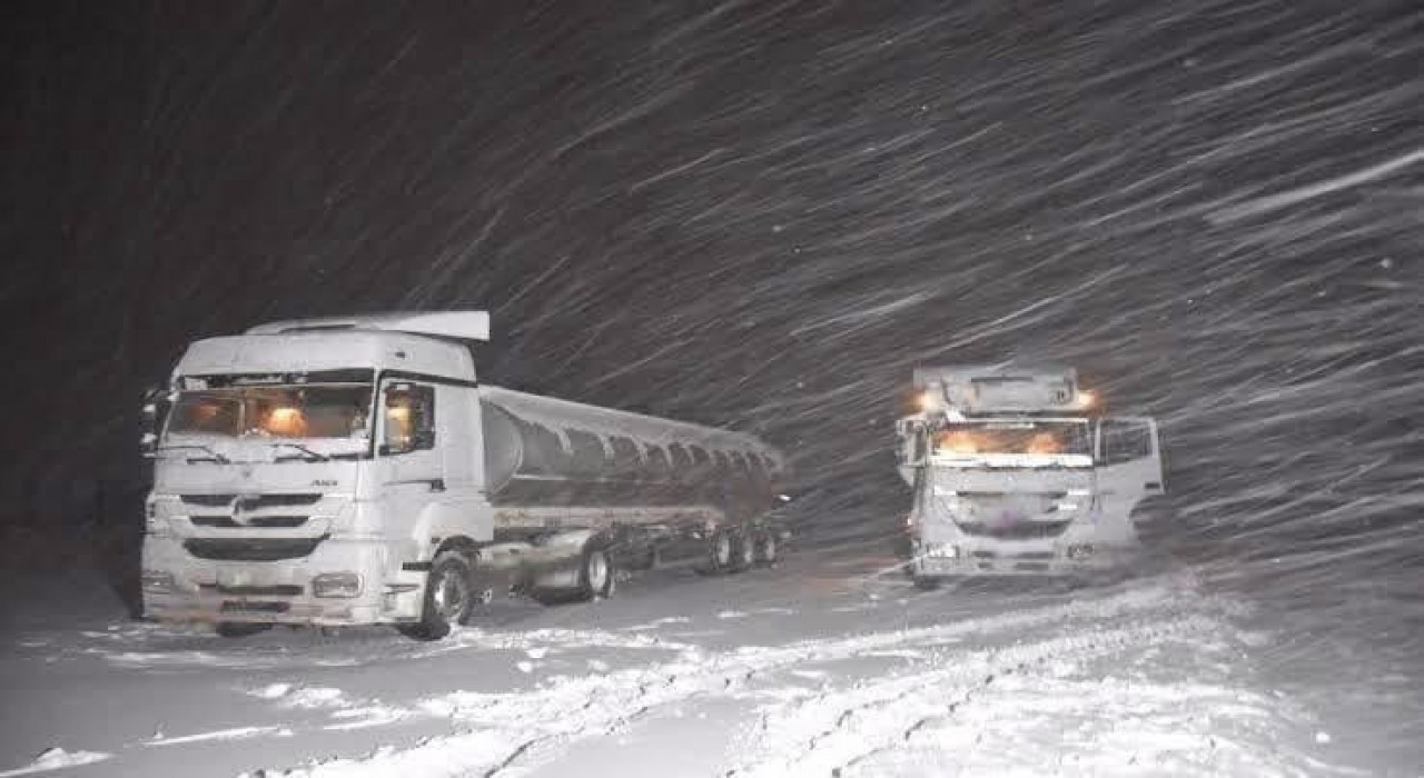 Yozgatta kar ve tipi etkili oldu, ulaşımda aksamalar yaşandı