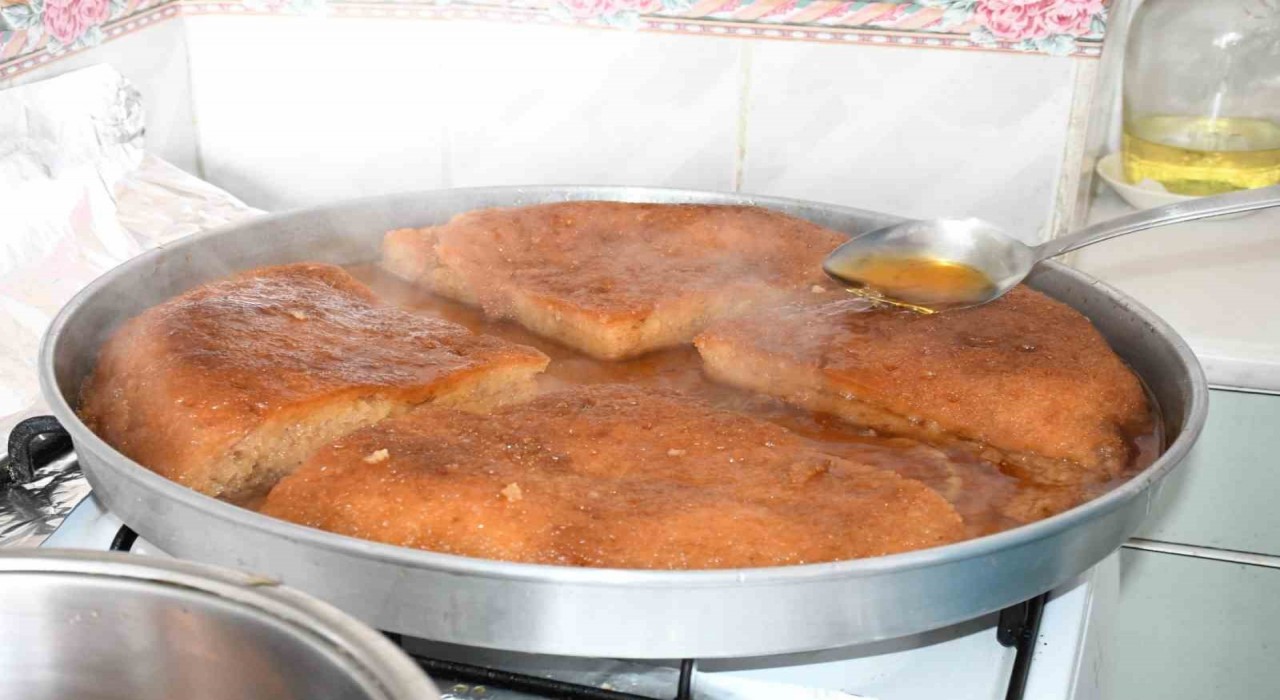 Yozgatta Ramazanın vazgeçilmez lezzeti: Ekmek kadayıfı