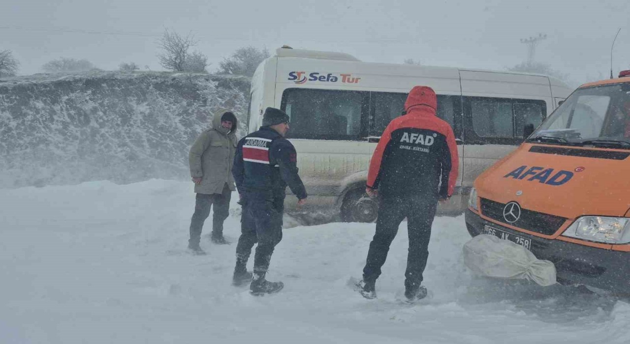Yozgatta yoğun kar yağışı sonrası tüm ekipler sahada