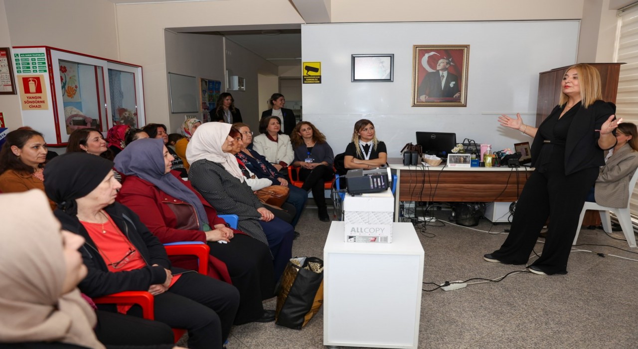 Yunusemreden aile içi iletişim semineri