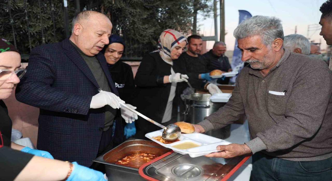 Yüreğir Belediyesinin mutfağı Ramazanda aralıksız çalışıyor