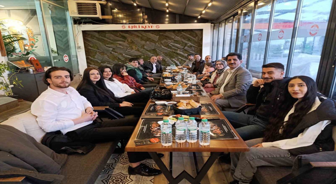 Yurt Eğitim Sen Ağrı Şubesi, üyeleri için iftar programı düzenledi
