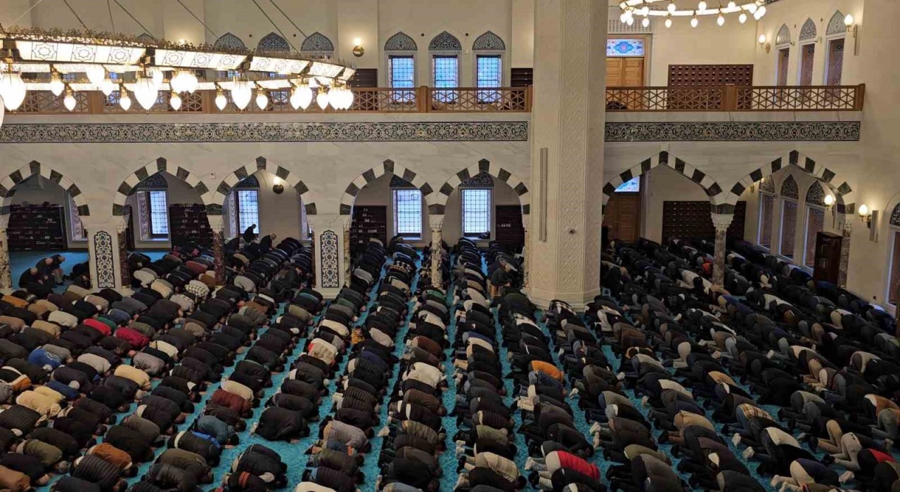 Zonguldakta bayram namazı kılındı