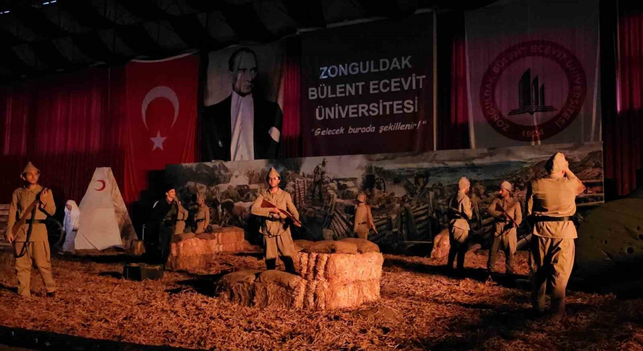 Zonguldakta Çanakkale Zaferinin 110. yılına özel oyun sergilediler