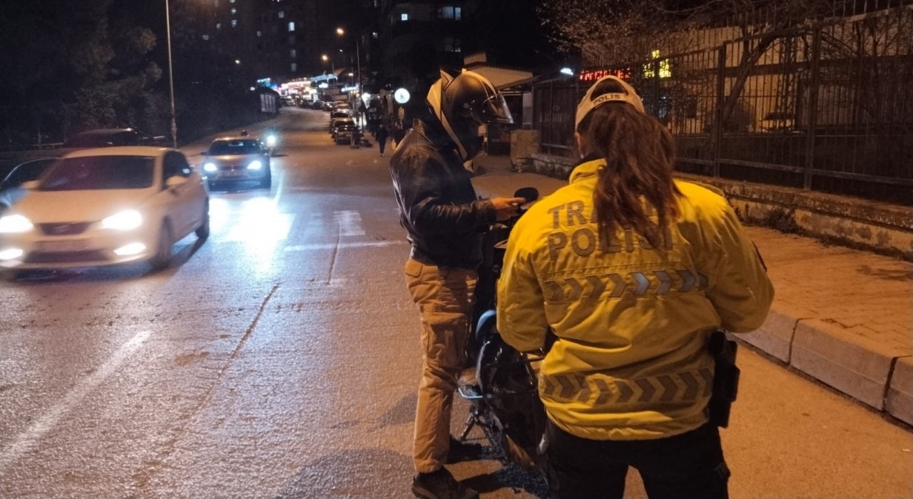 Zonguldakta jandarma ve polisin denetimleri sürüyor