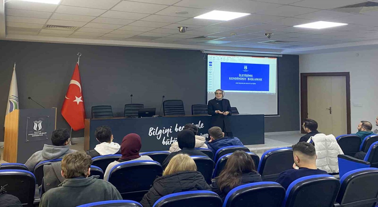 Zor insanlarla kolay iletişimin yolları SUBÜde konuşuldu