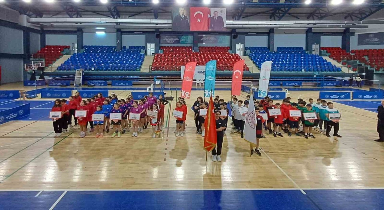 20 takım mücadele ediyor