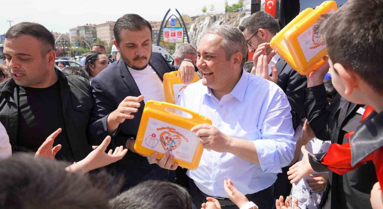 23 Nisan coşkusu Keçiörende yaşandı