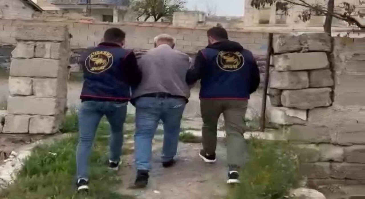 49 yıl hapisle aranan şahıs JASATın takibi sonucu yakalandı