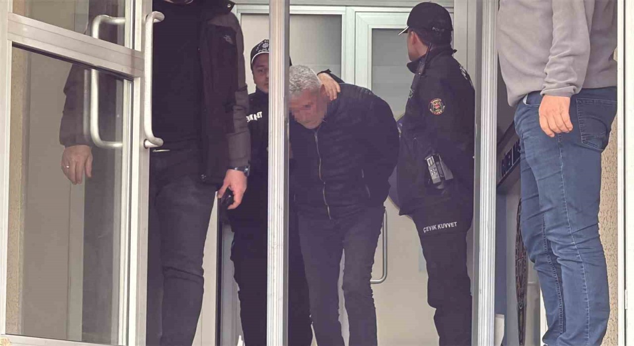 5 kişinin öldüğü katliamda gözaltına alınan 12 kişiden 8i adliyede