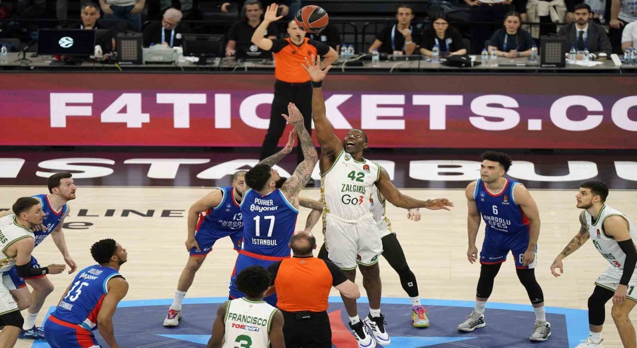 A. Efes, EuroLeaguede play-offu garantiledi