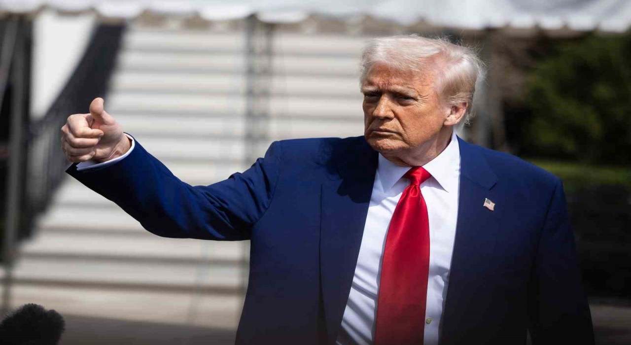 ABD Başkanı Trumptan Çine: Paniklediler