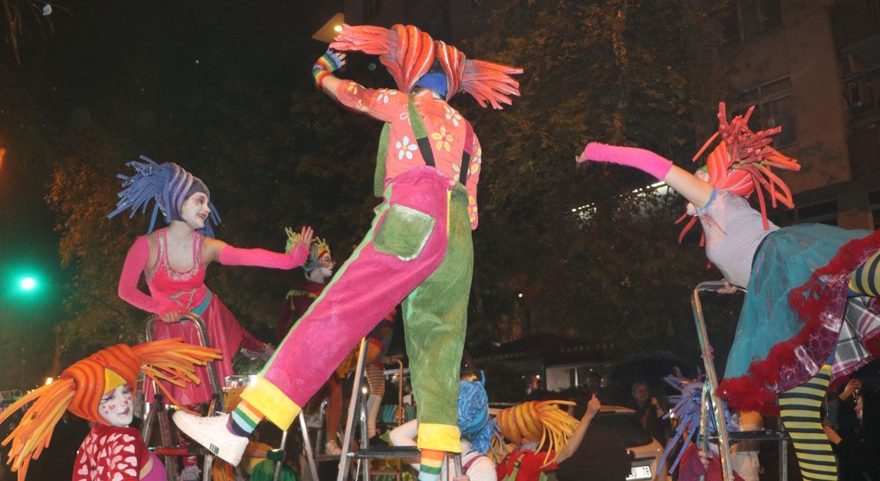 Adana Tiyatro Festivali Coşkuyla Başladı