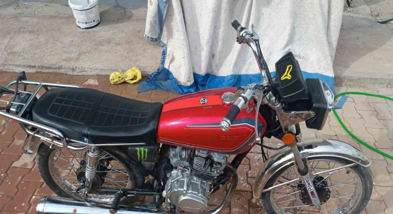 Adıyamanda park halinde motosiklet çalındı