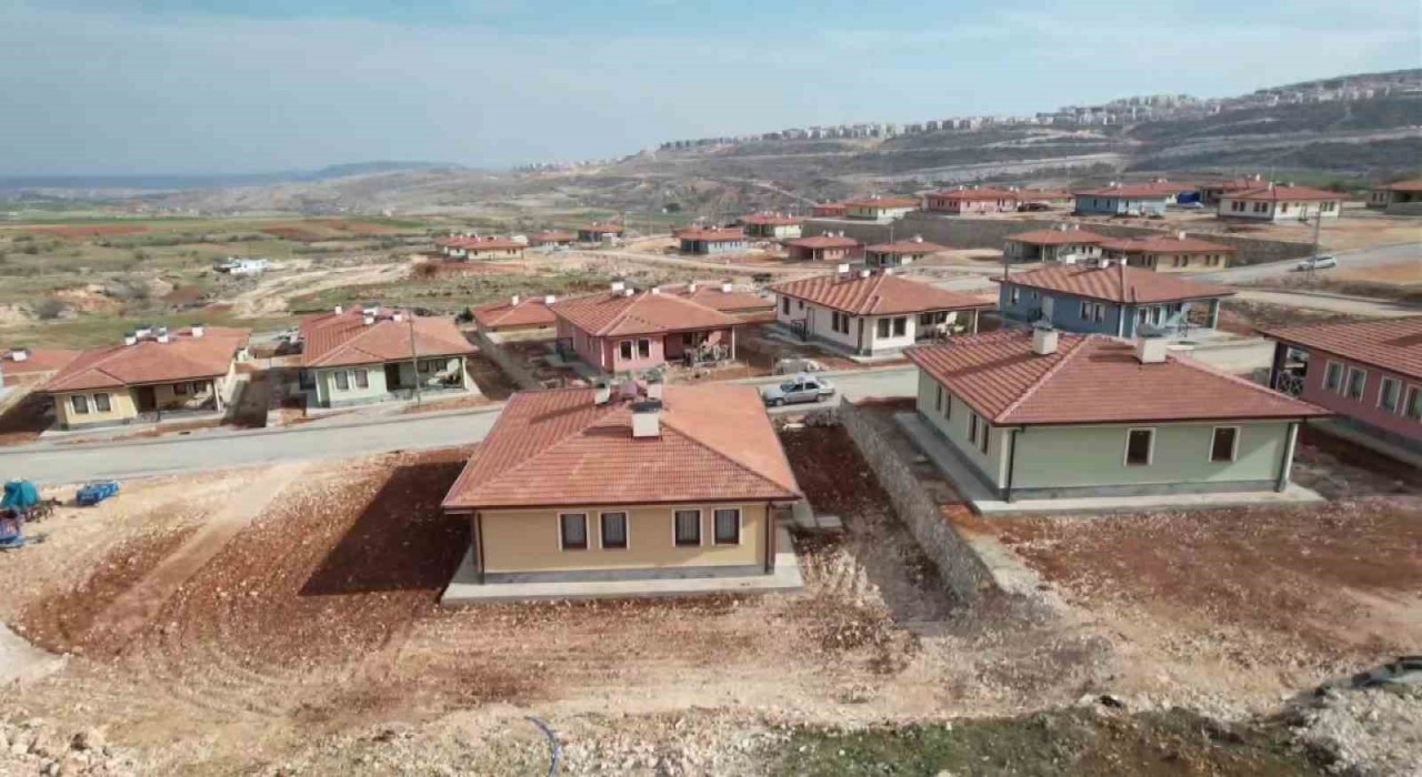 Adıyamanda teslim edilen köy evleri sıcak yuva oluyor