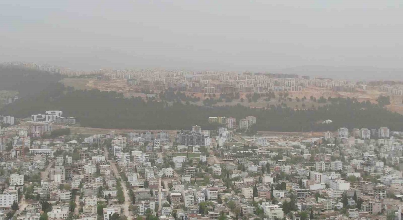 Adıyamanda toz bulutu dronla görüntülendi