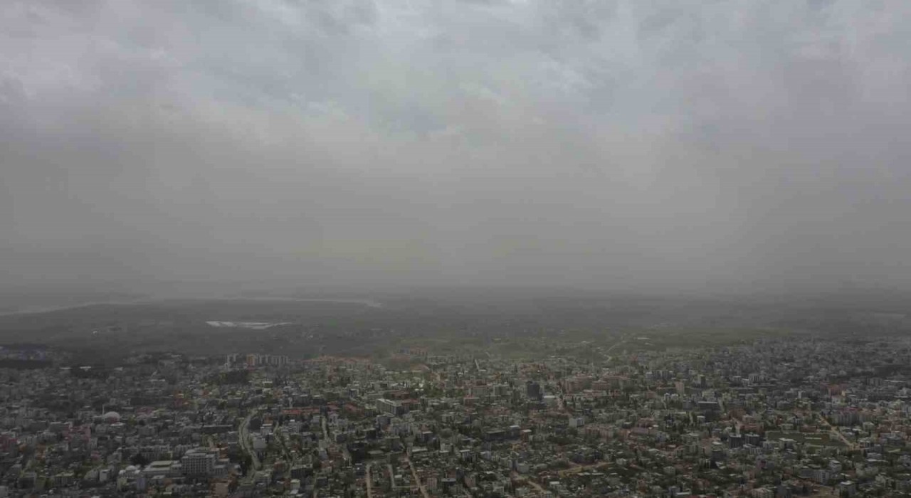 Adıyamanda toz taşınımı etkili oluyor