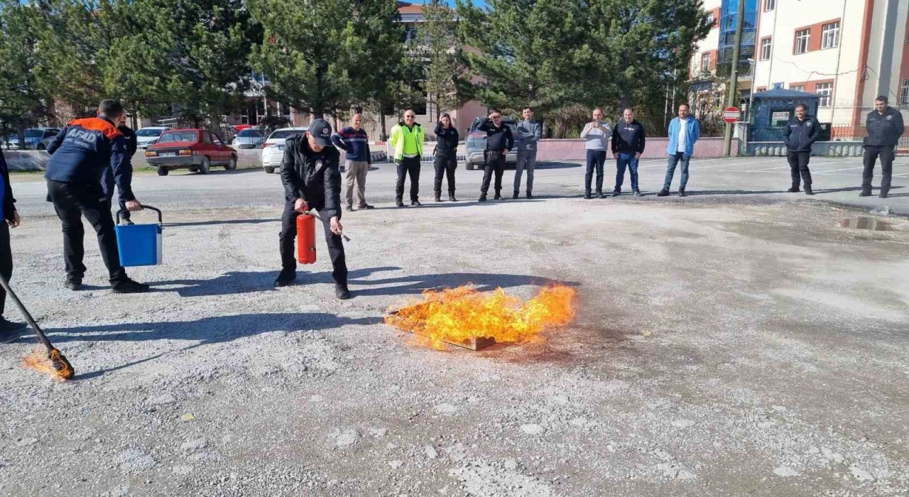 AFADdan polis ekiplerine yangın eğitimi
