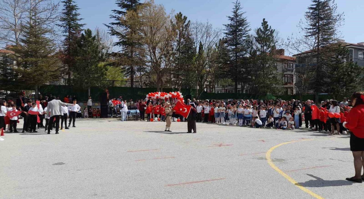 Afyonkarahisarda 23 Nisanda duygulandıran gösteri