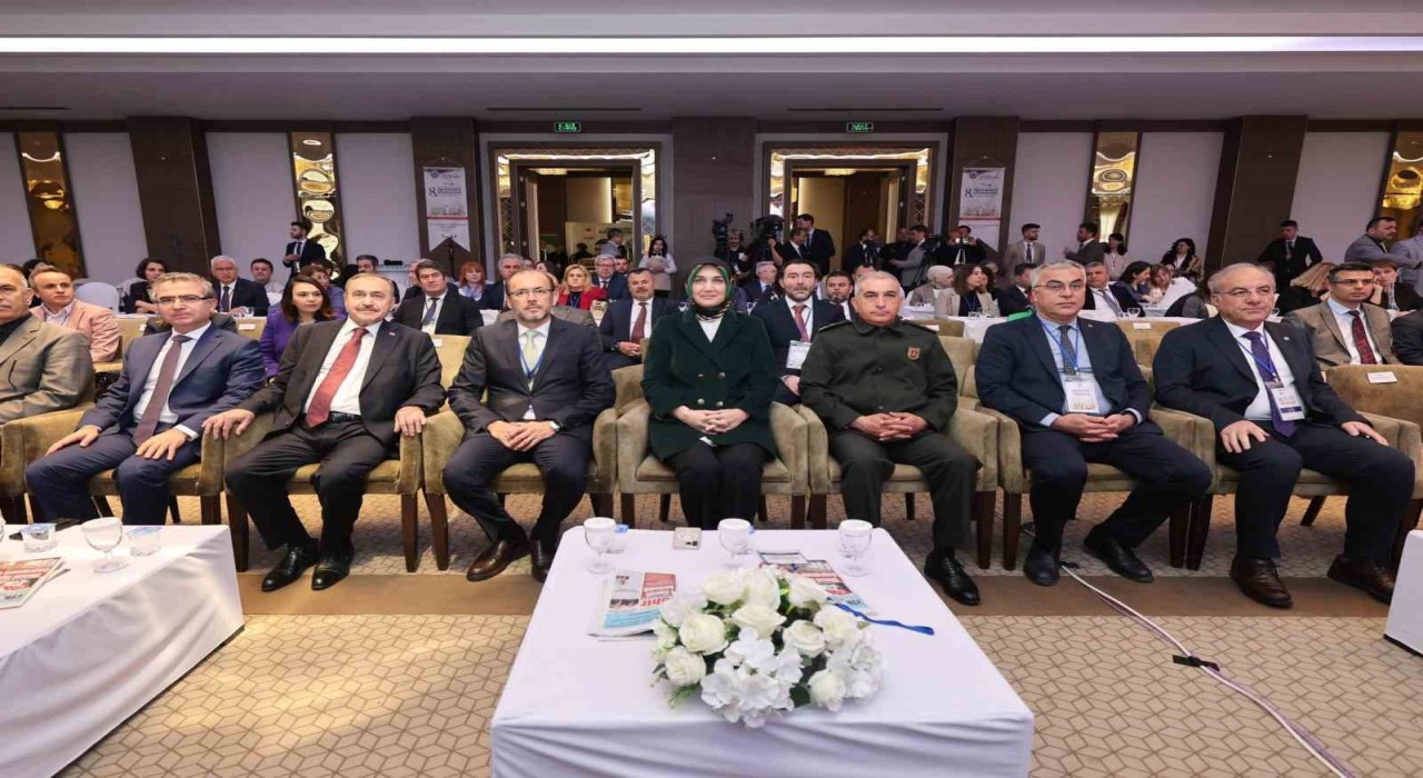Afyonkarahisarda 8. Tıbbi ve Aromatik Bitkiler Çalıştayı devam ediyor