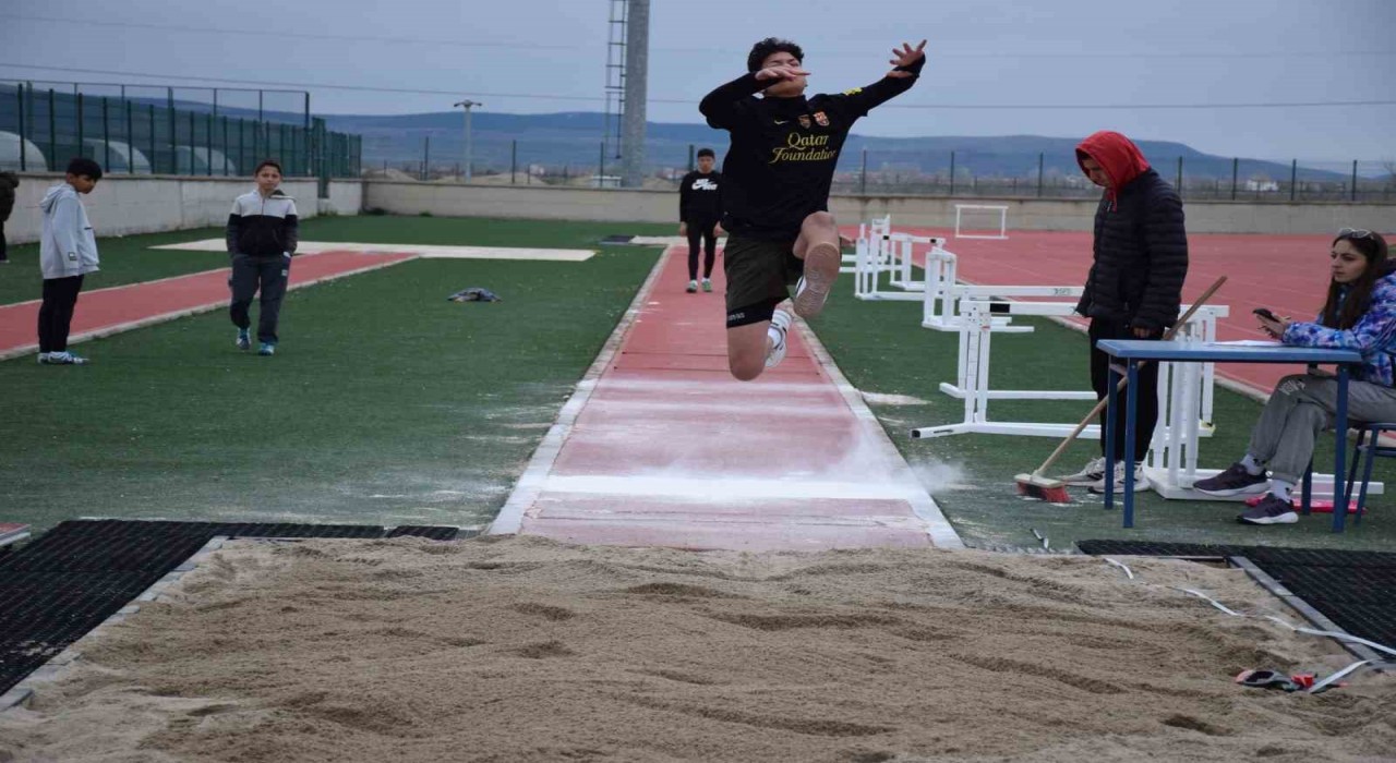 Afyonkarahisarda Atletizm Analig il seçmeleri yapıldı