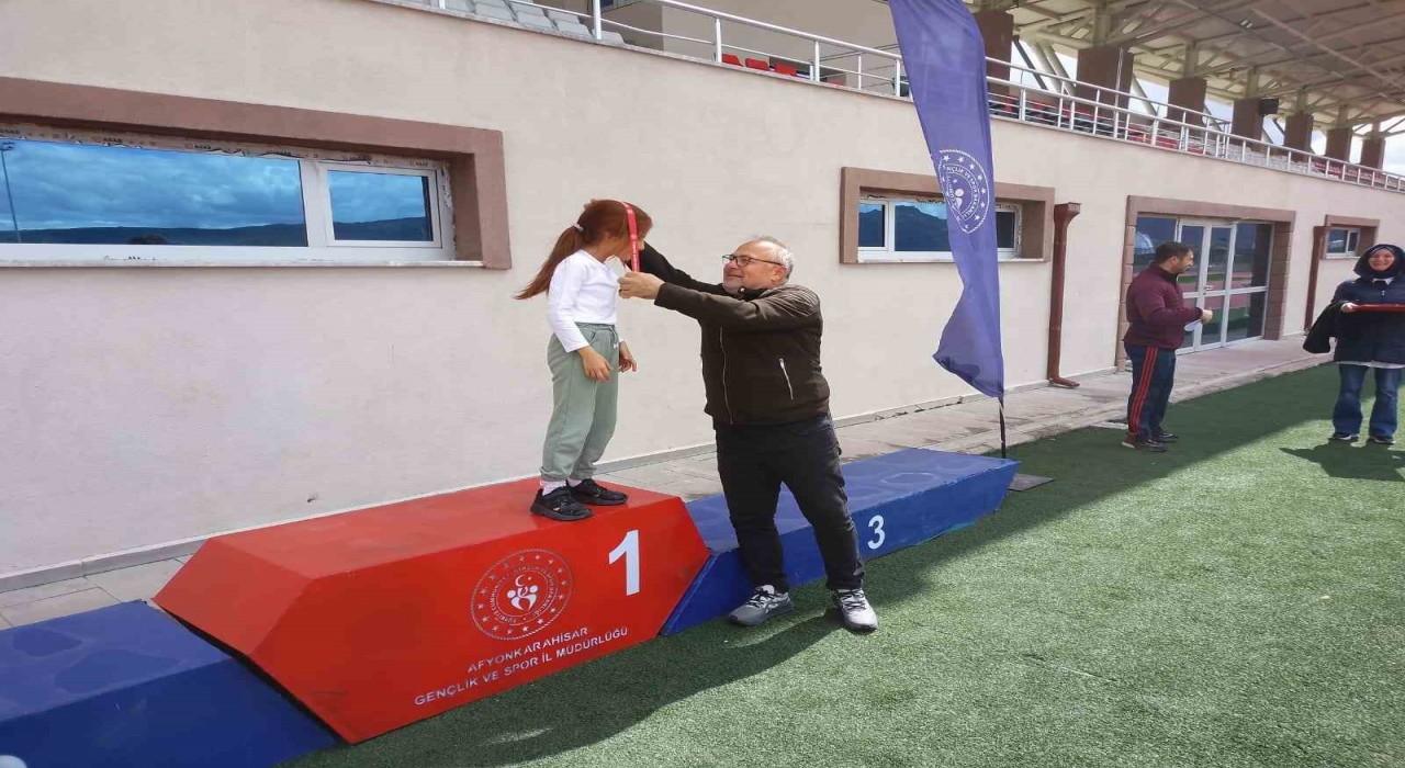 Afyonkarahisarda atletizm müsabakaları sona erdi
