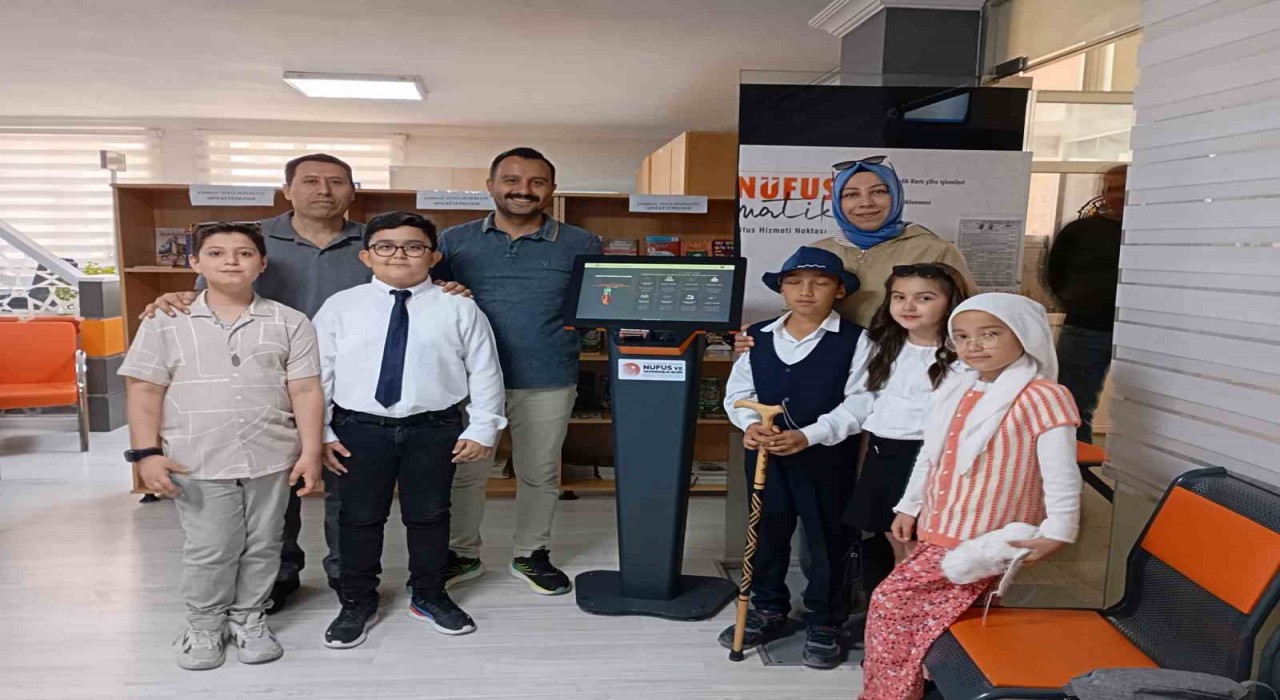 Afyonkarahisarda minikler Nüfusmatiki tiyatro ile tanıttı