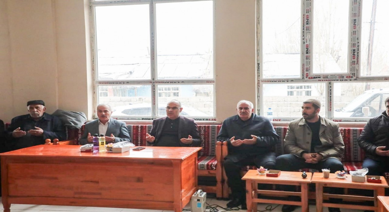 Ağrı Valisi Koçtan Burak ailesine taziye ziyareti
