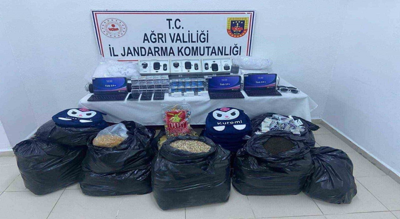 Ağrıda Jandarma ekiplerinden kaçakçılık operasyonu: 4 gözaltı