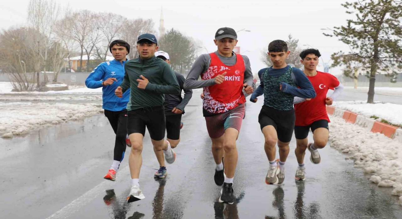 Ağrıda kurtuluş koşusu heyecanı