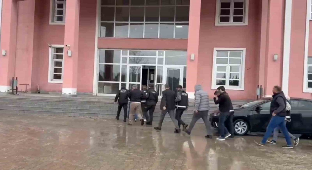 Ağrıda motorlu taşıtlar sınavında kopya operasyonu: 8 gözaltı