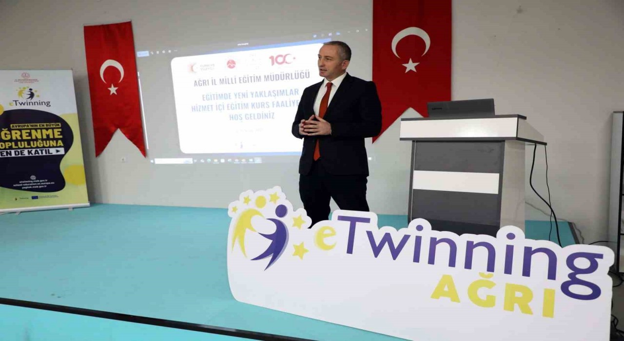 Ağrıda öğretmenlere yönelik Eğitimde Yeni Yaklaşımlar kursu düzenlendi