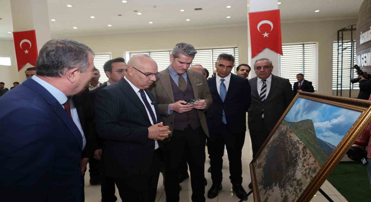 Ağrının tarihi ve doğal zenginlikleri fotoğraf sergisinde buluştu
