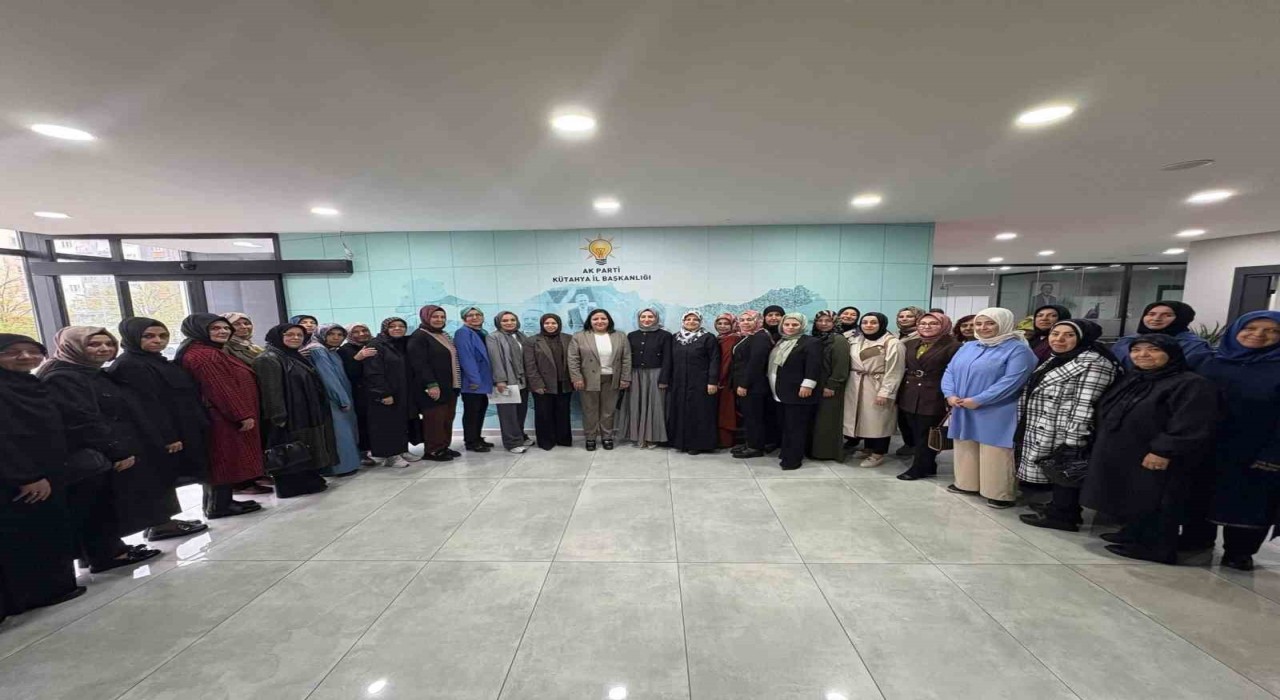 AK Parti Kütahya İl Kadın Kollarından Değerlendirme ve İstişare Toplantısı