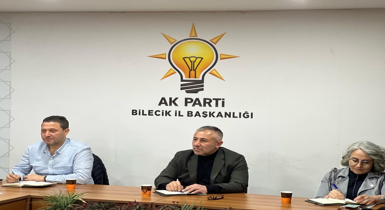 AK Partide yeni dönem faaliyetler değerlendirildi