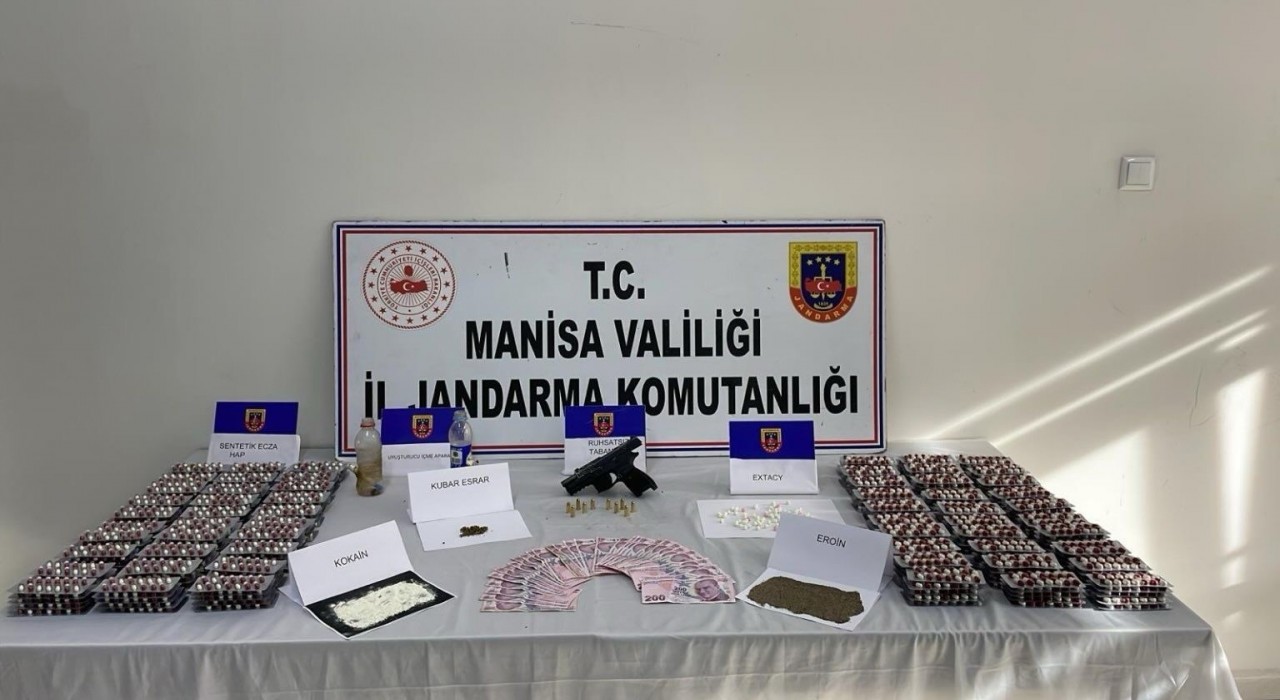 Akhisarda uyuşturucu operasyonu: 4 gözaltı