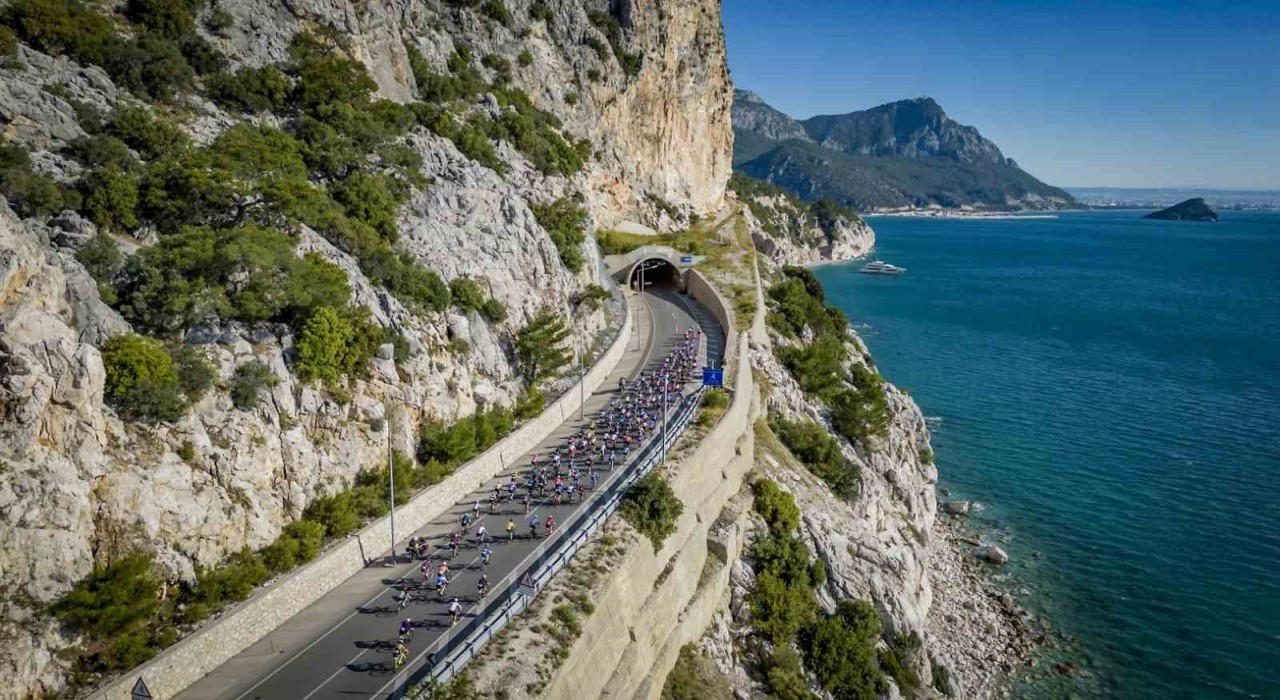 AKRA Gran Fondoda pedallar bu sene dostluk için dönecek