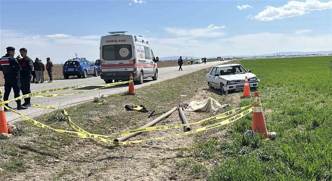 Aksarayda otomobil tarım işçilerine çarptı: 1 ölü, 2 yaralı