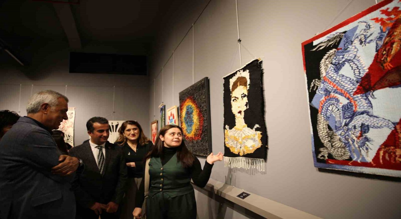 Alaca dokuma sergisi, müzede sergilendi