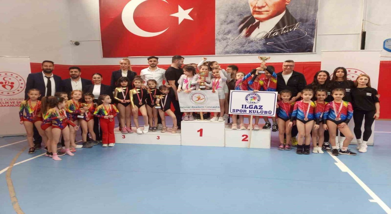 Alaşehirde Artistik Cimnastik Turnuvası düzenlendi