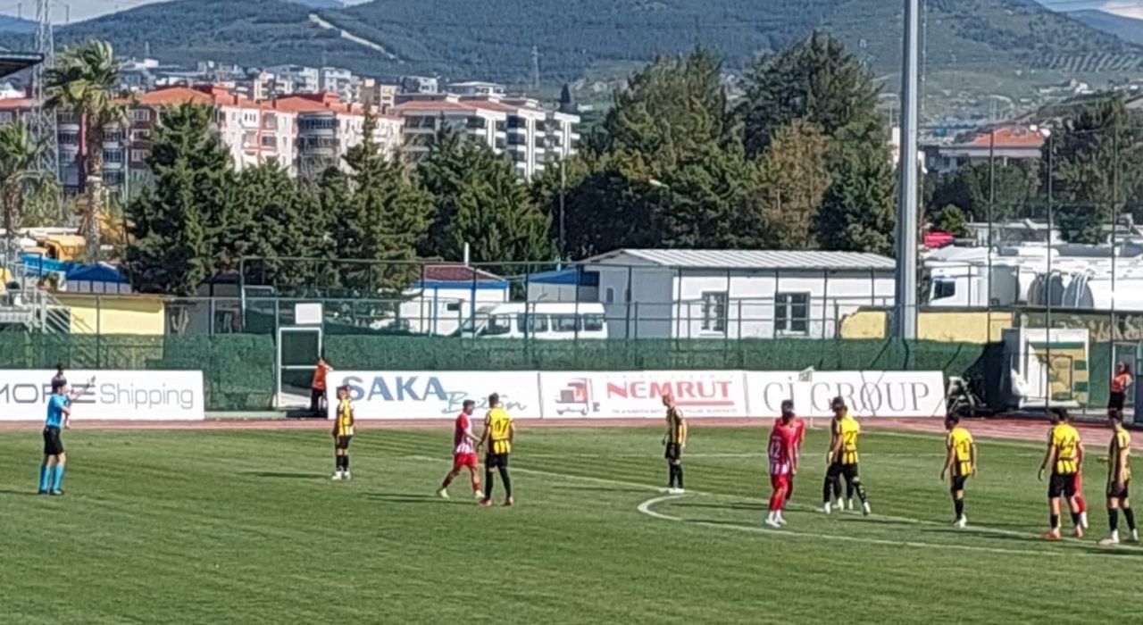 Aliağaspor FK, Osmaniyespor'u 3-0 Mağlup Etti