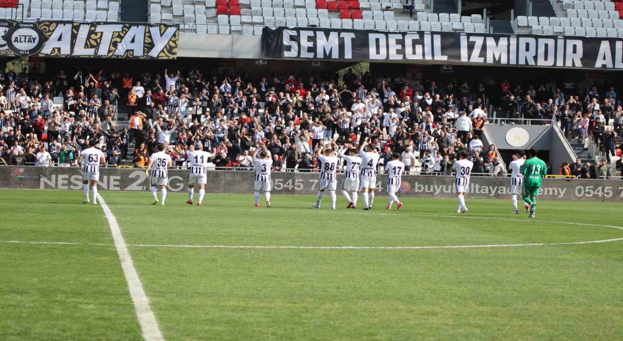 Altayın tesellisi rakiplerinin kaybetmesi