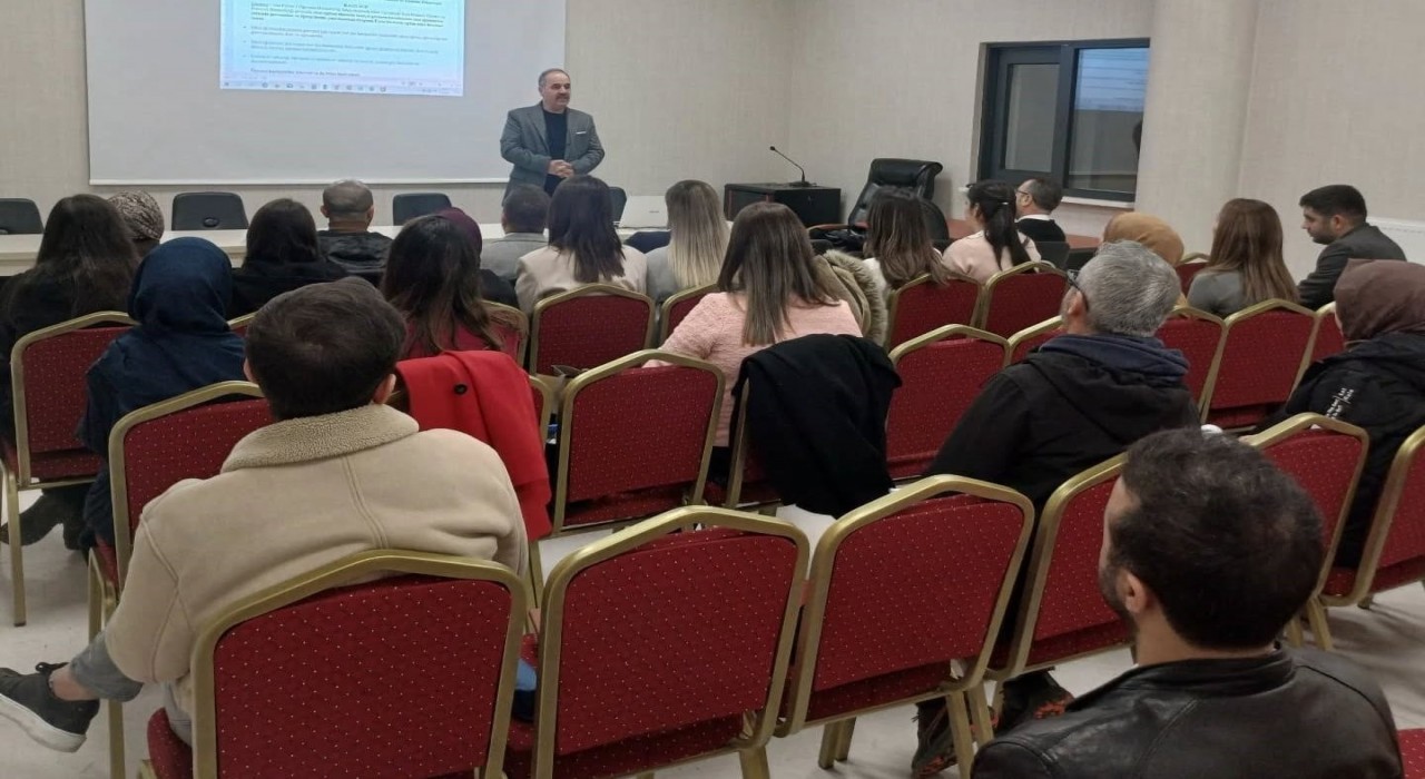 Altıntaşta öğretmenlere Erasmus Projesi hazırlama ve uygulama eğitimi