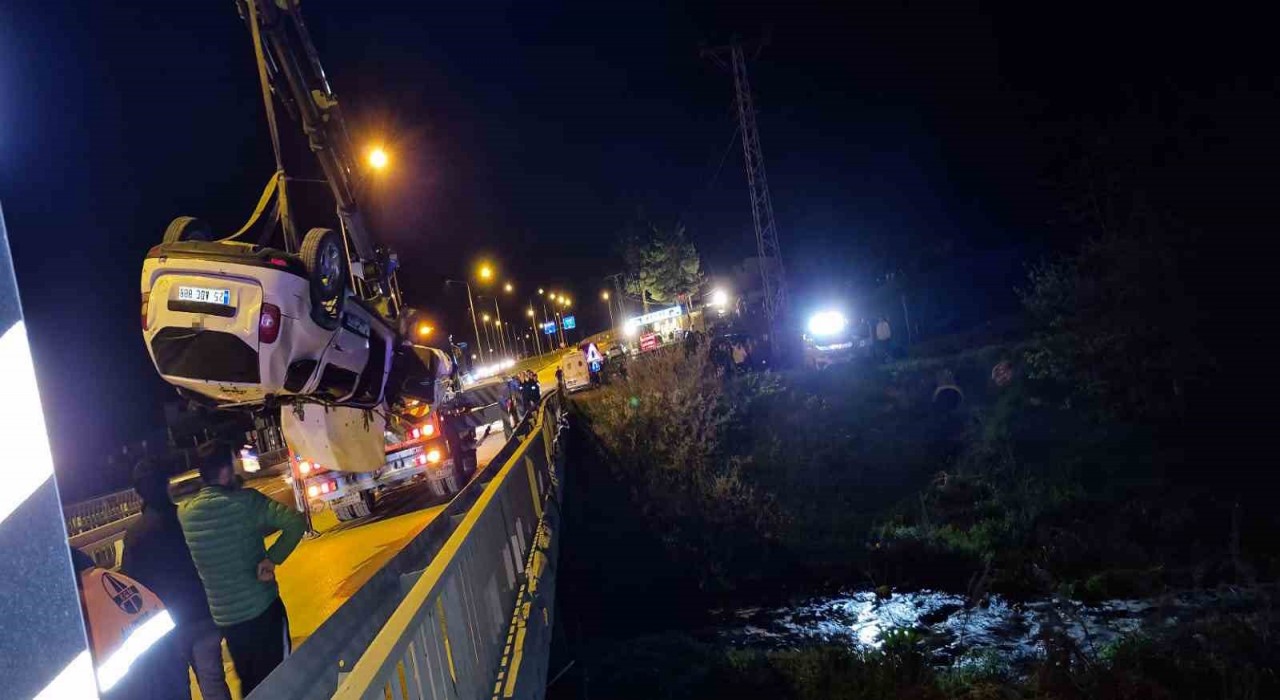 Amasyada otomobil çay kenarına uçtu: 5 yaralı