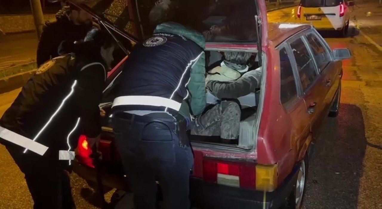 Amasyada otomobilde 6 kaçak göçmen yakalandı