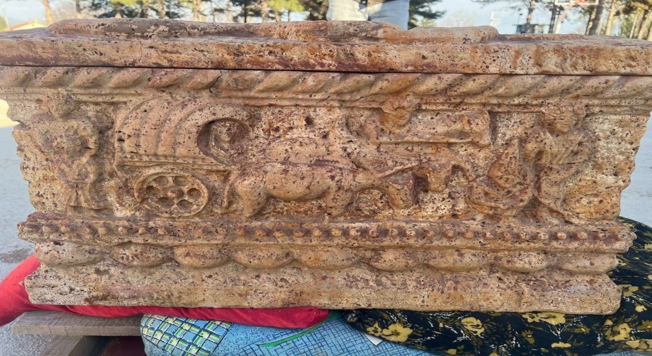 Amasyada Roma dönemine ait mini lahit ele geçirildi