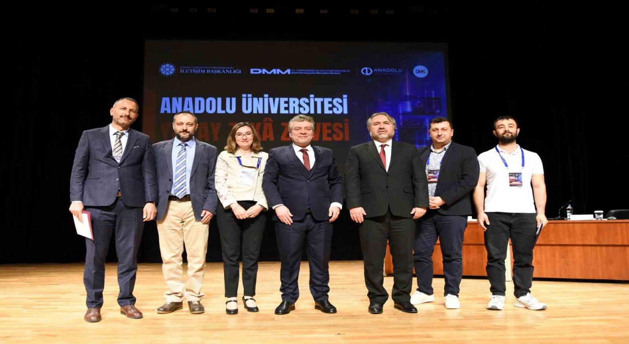 Anadolu Üniversitesi Yapay Zekâ Zirvesinin 2nci oturumu 9 sunumla tamamlandı