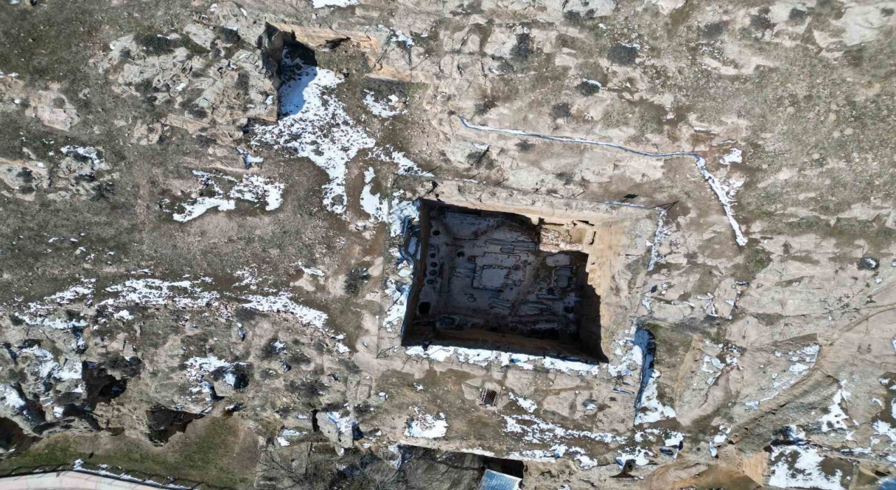 Anadolunun Petrası: Gümüşler Manastırı