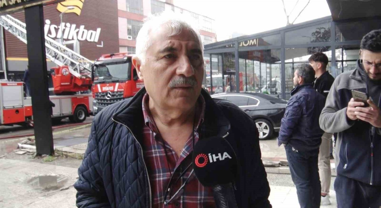 Ankarada 2 katlı mobilya dükkanında çıkan yangın söndürüldü