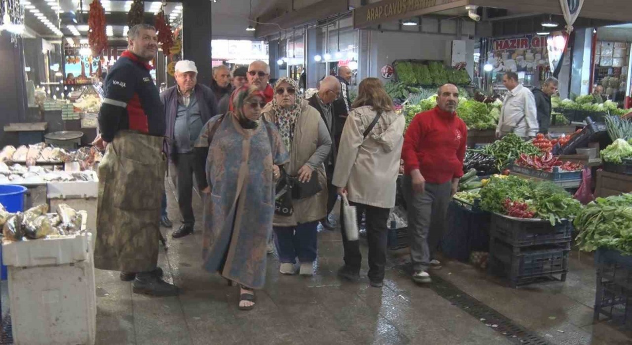 Ankarada, boykot çağrısından istenilen karşılık gelmedi: AVM ve dükkanlarda yoğunluk devam etti